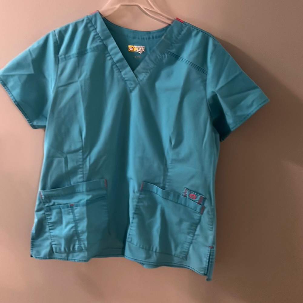 wonderWink scrub top